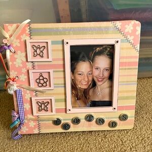Friend scrapbook 📔 with an opening for a front photo